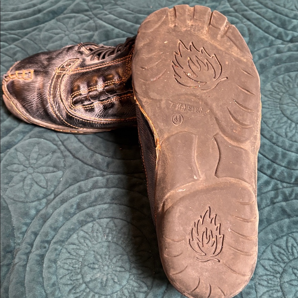 Black and Orange Casual Shoes - Picture 4 of 11